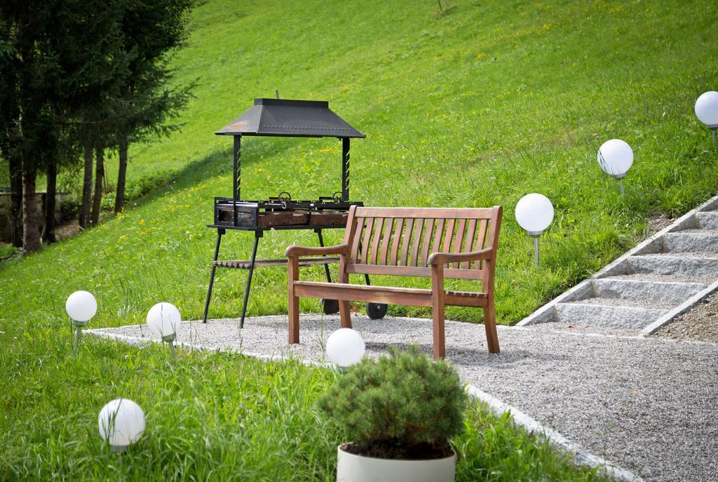 Der Berghof Aparthotel Hirschegg  Bagian luar foto